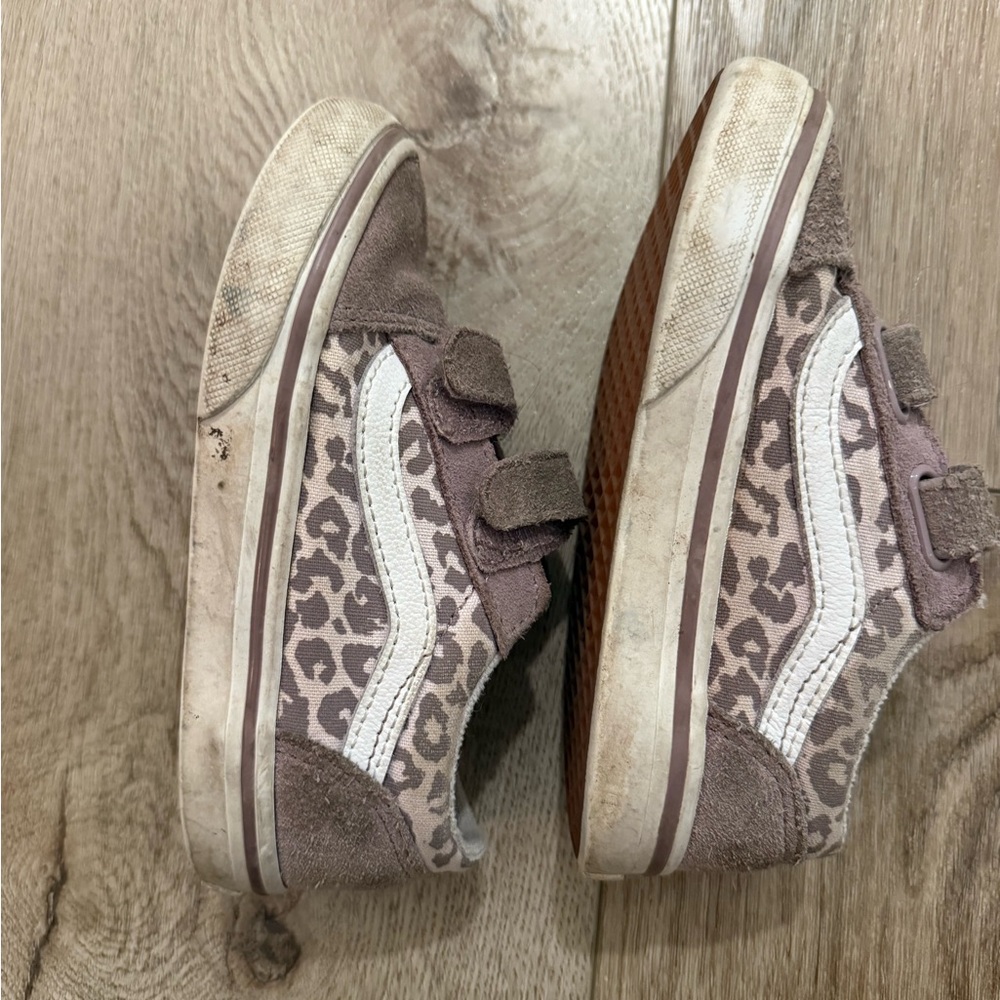 Girls vans toddler 9 cheetah purple Velcro